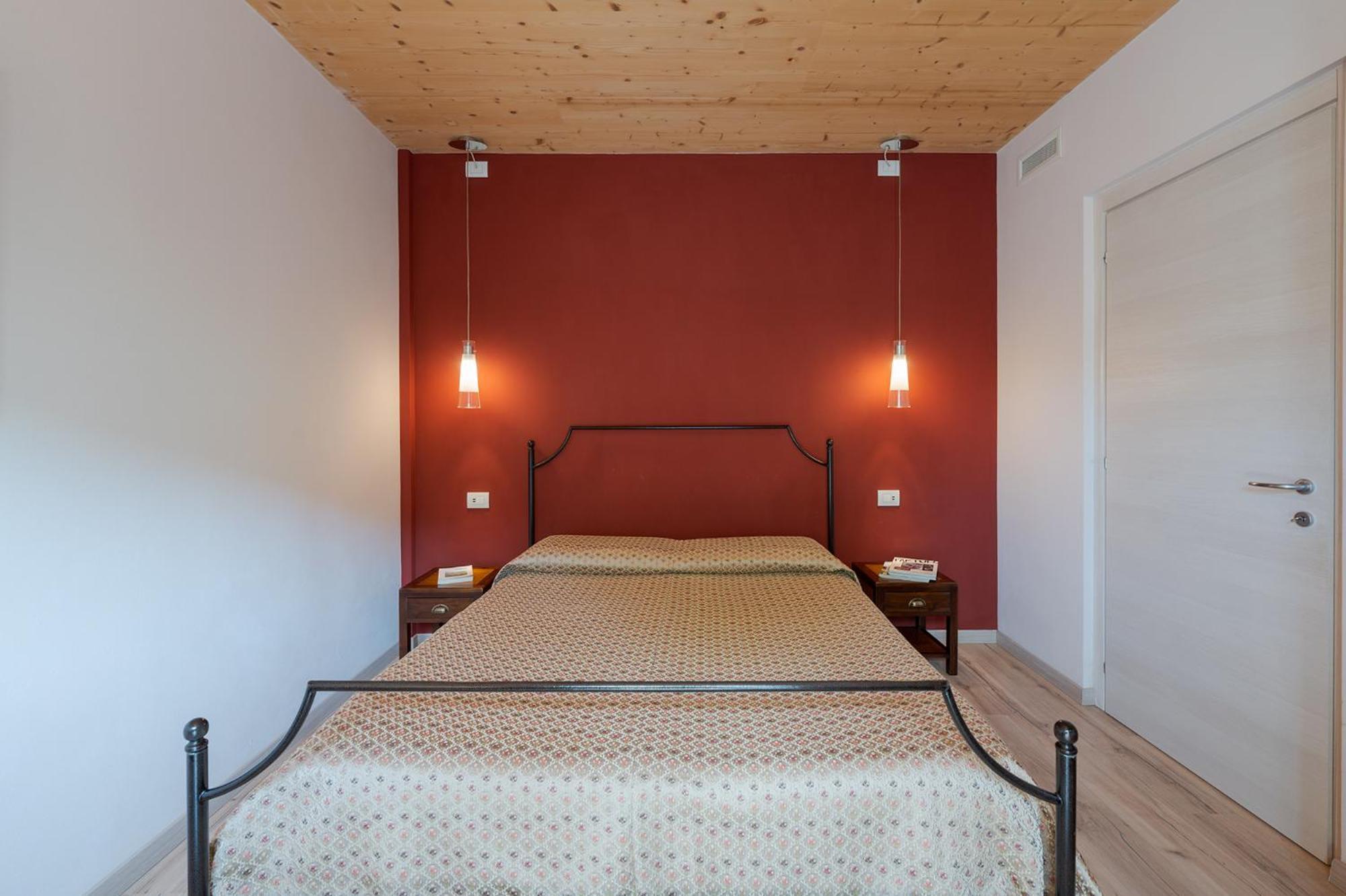 La Rosa Gialla Bio Apartments & Rooms Barolo Extérieur photo